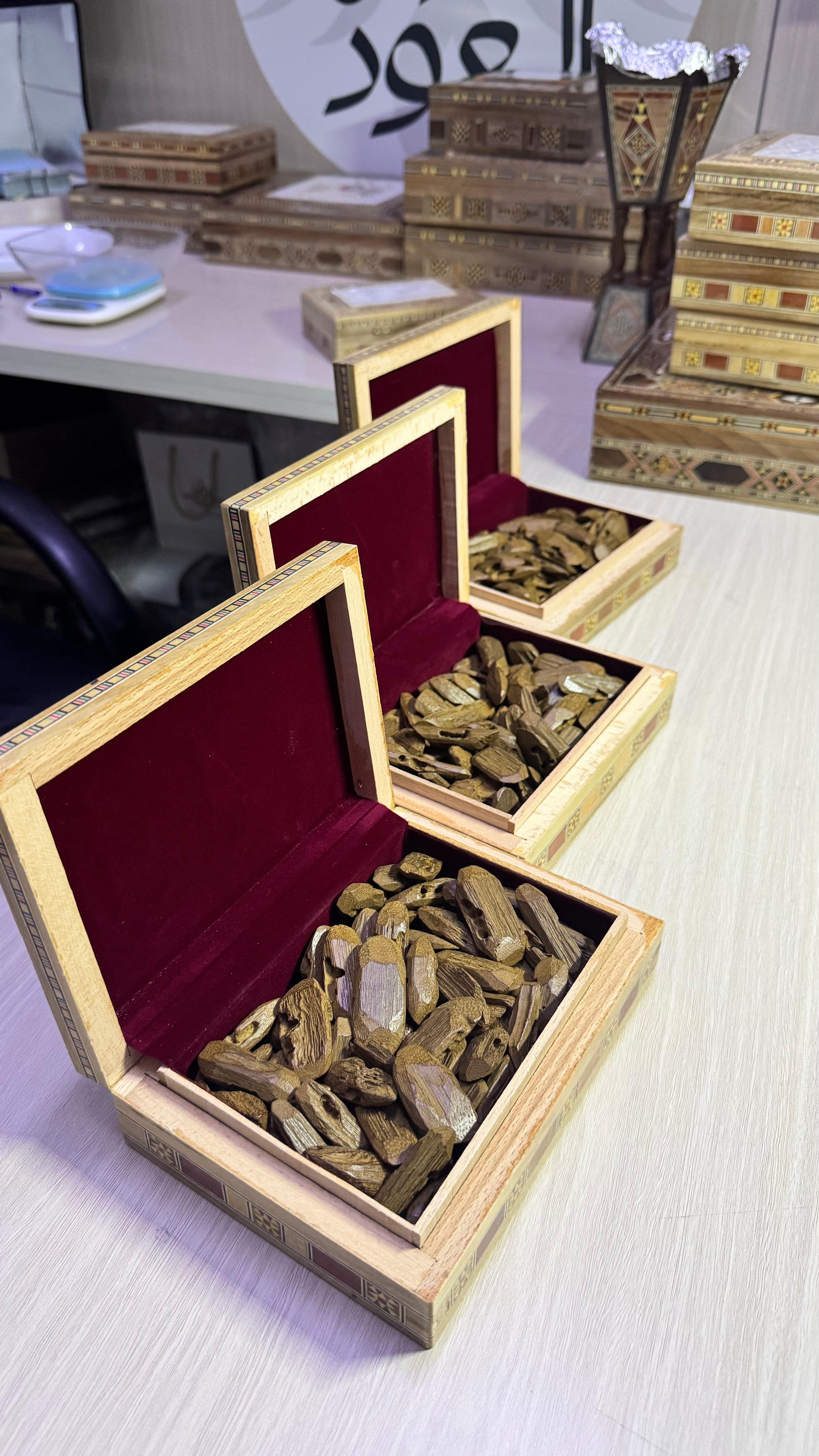 عرض  15 توله سومطري وصندوق دمشقي جميل 