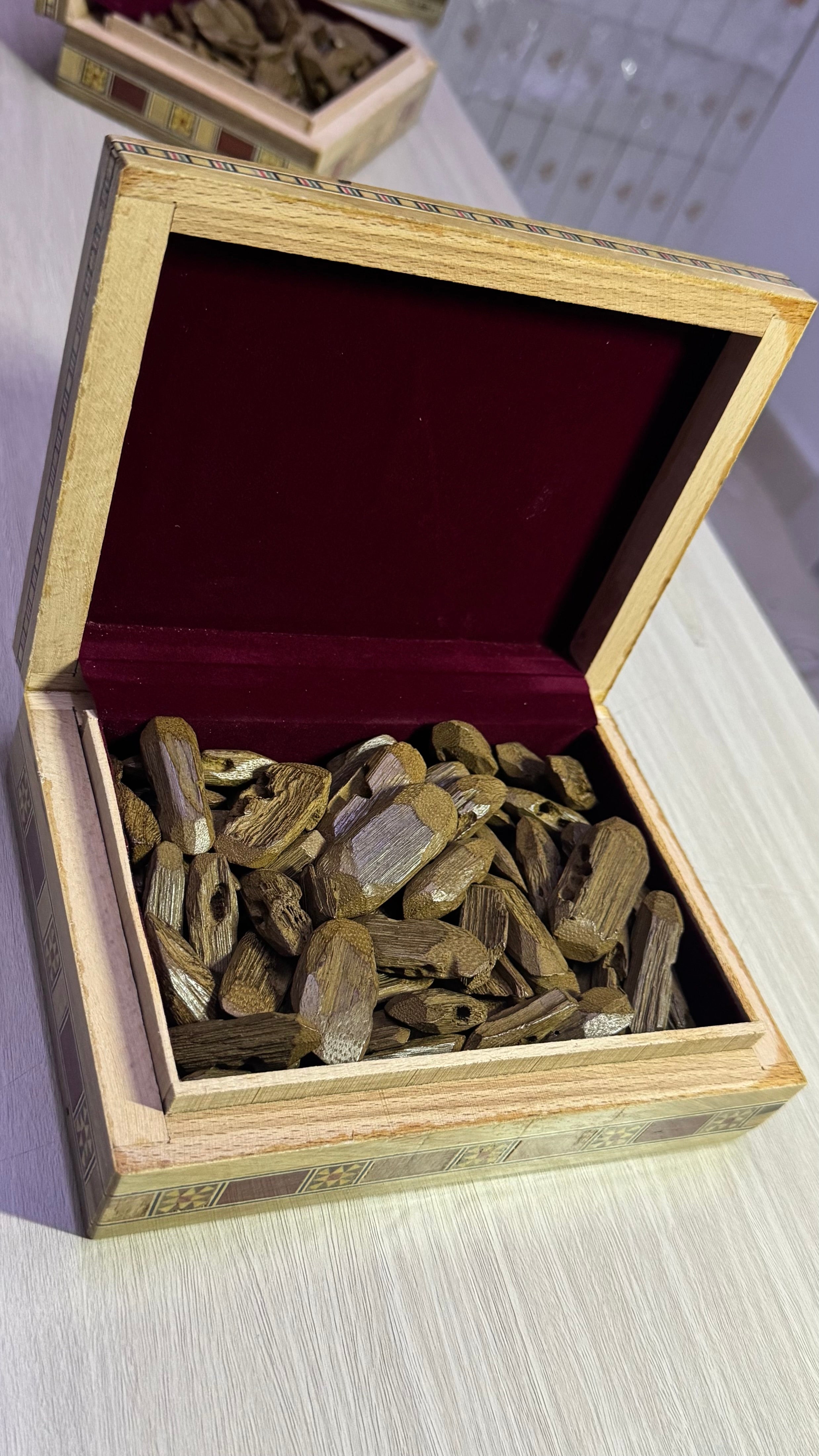 عرض  15 توله سومطري وصندوق دمشقي جميل 